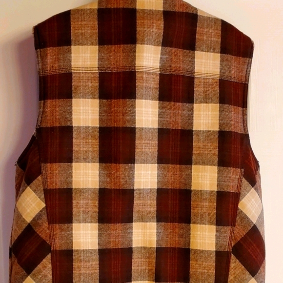 Vest - Picture 2 of 6